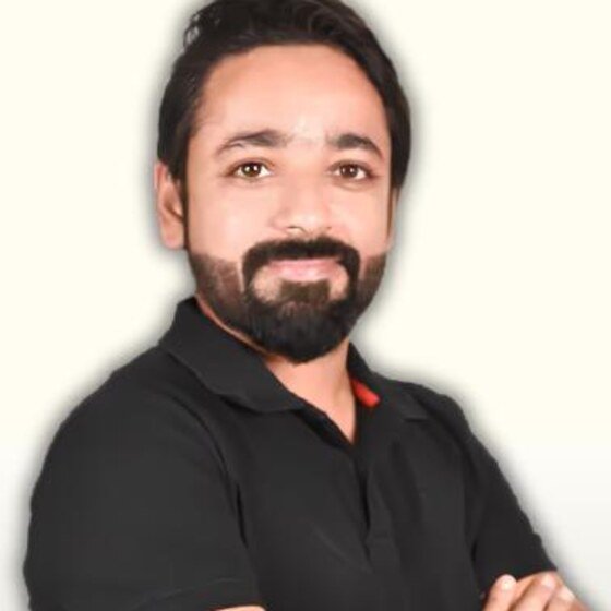 डॉ. पुनीत चतुर्वेदी सर — हिंदी साहित्य फैकल्टी, Ph.D., 4 बार NET उत्तीर्ण